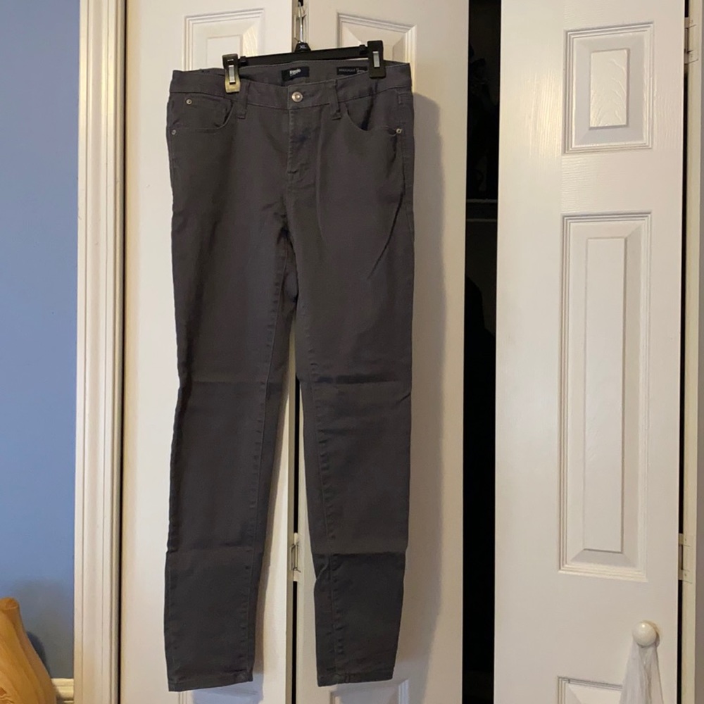 Kensie Grey Skinny Pants